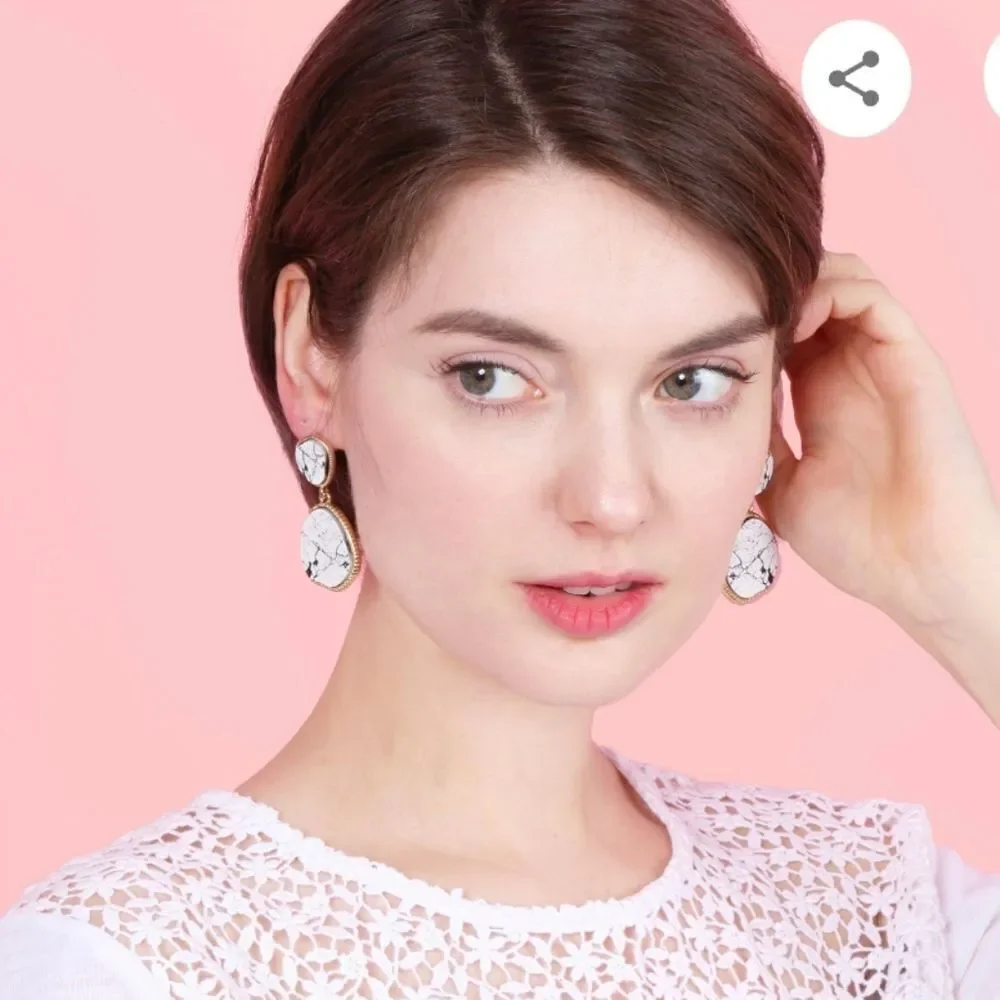 NWT Bonaluna White, Black, & Gold Dangling Earrings